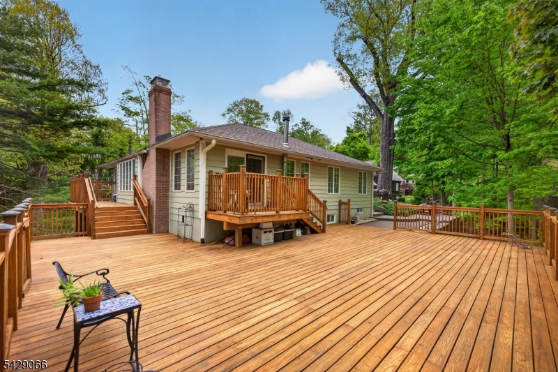 16 Columbus Rd