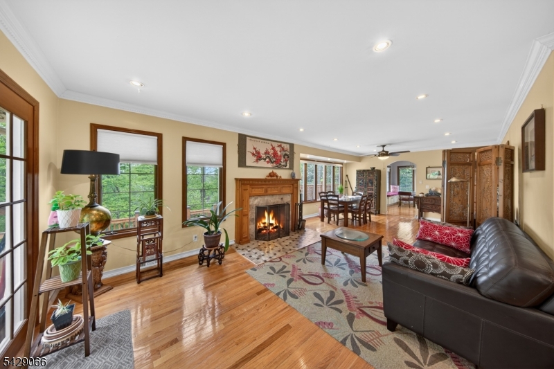 16 Columbus Rd
