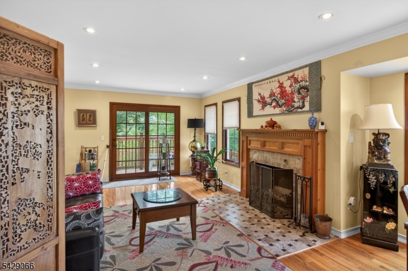 16 Columbus Rd
