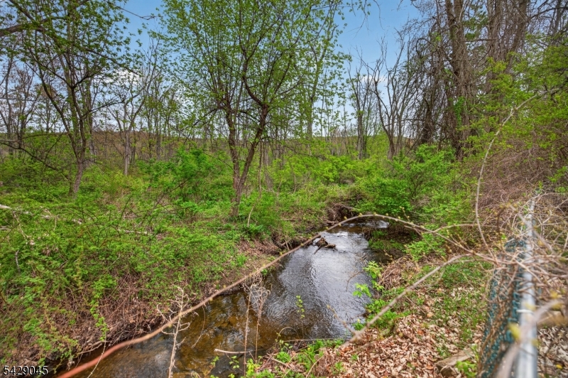 20 Willow Grove Ct