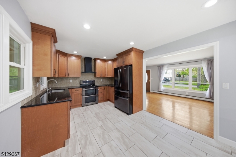 18 Belton St