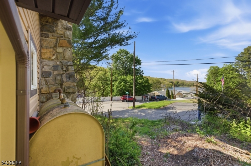 39 Fernwood Ave