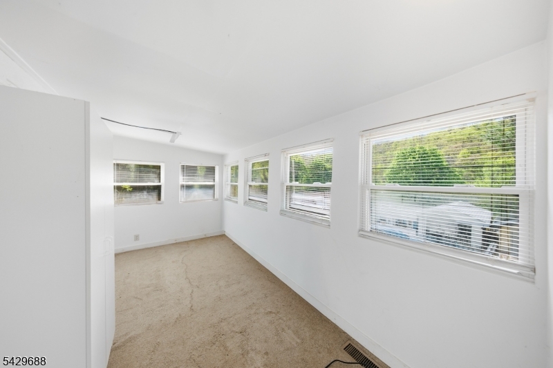 39 Fernwood Ave