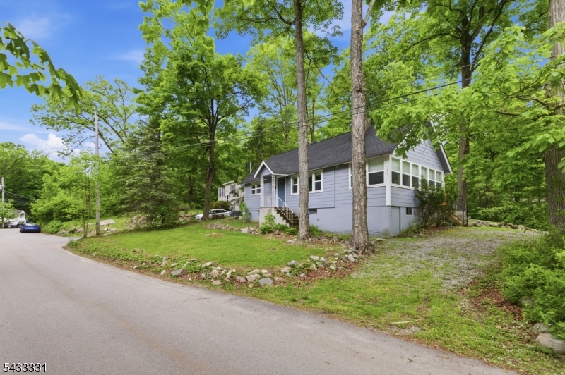 123 Glen Rd