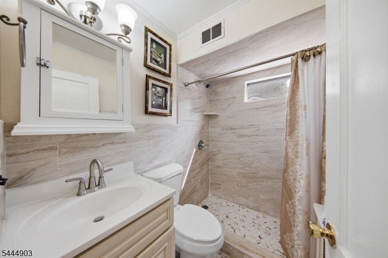15 Spruce Pl
