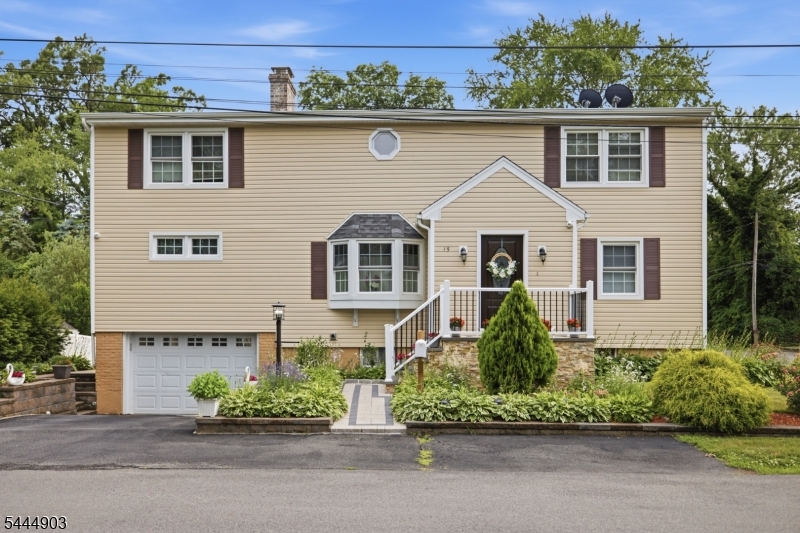 15 Spruce Pl