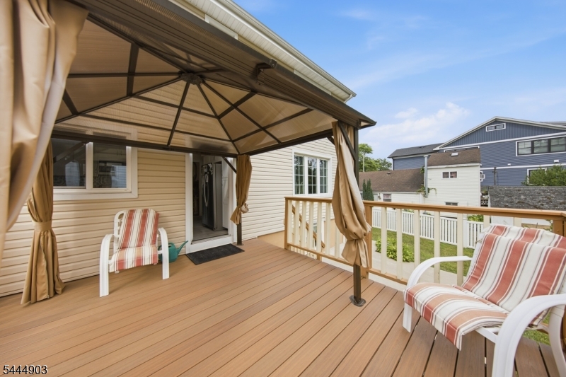 15 Spruce Pl