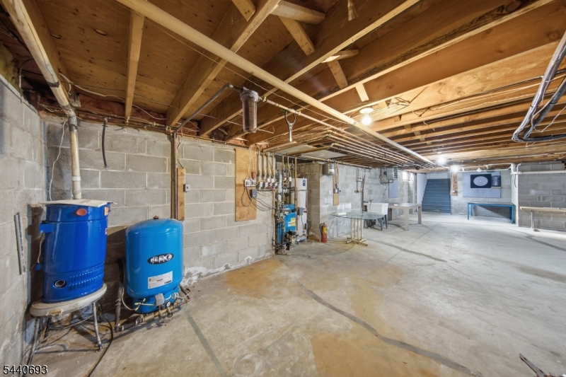 130 Pond School Rd