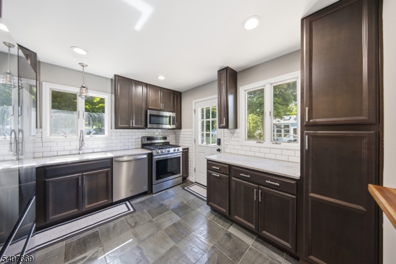 27 Jefferson Ter