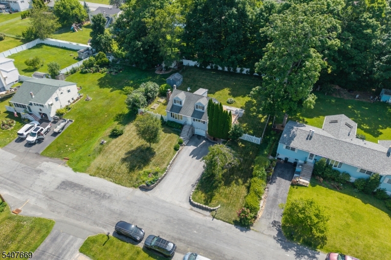 27 Jefferson Ter