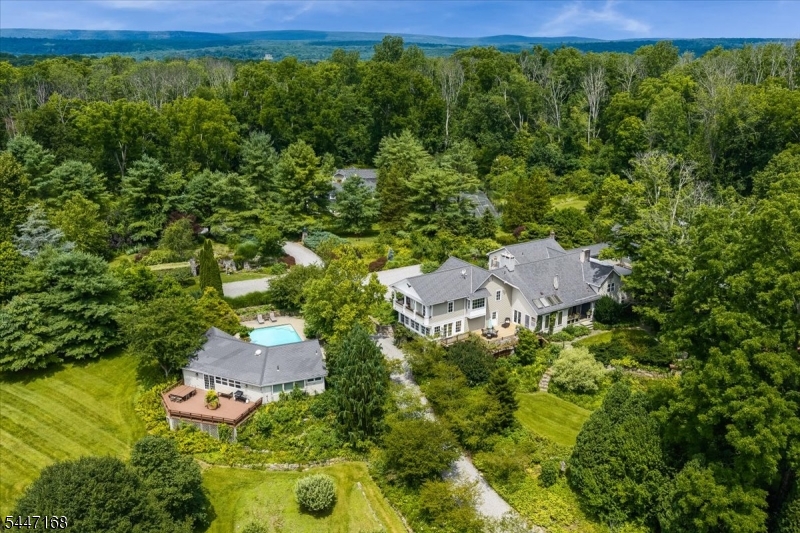 936 Dove Island Rd
