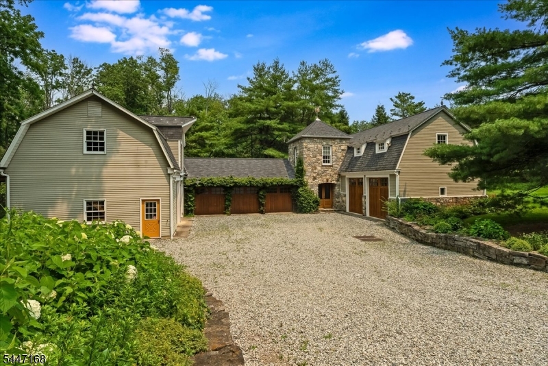 936 Dove Island Rd