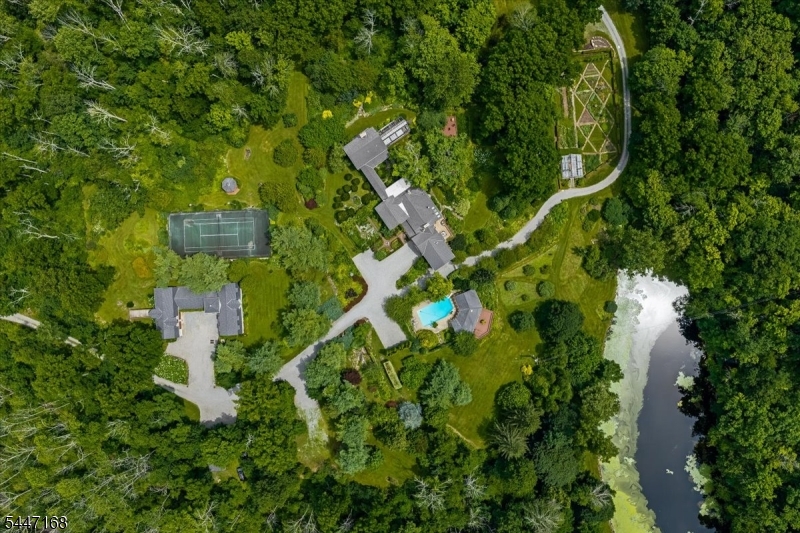 936 Dove Island Rd