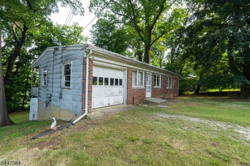 24 Underrock Rd