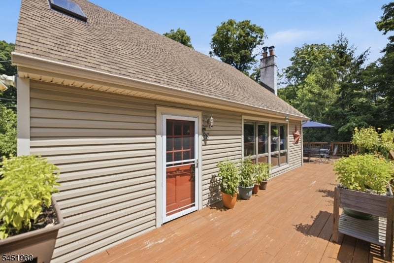 26 Lake Shore Rd W