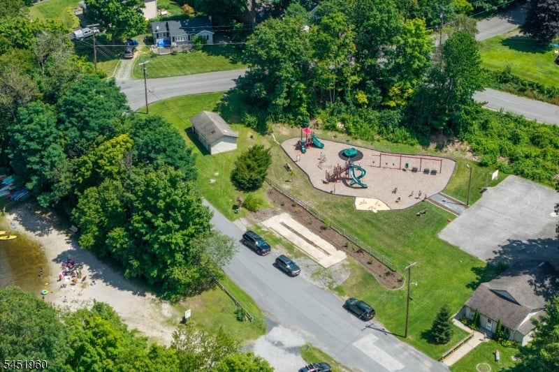 26 Lake Shore Rd W