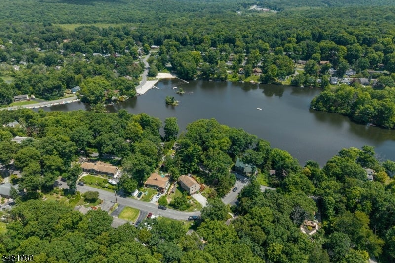26 Lake Shore Rd W