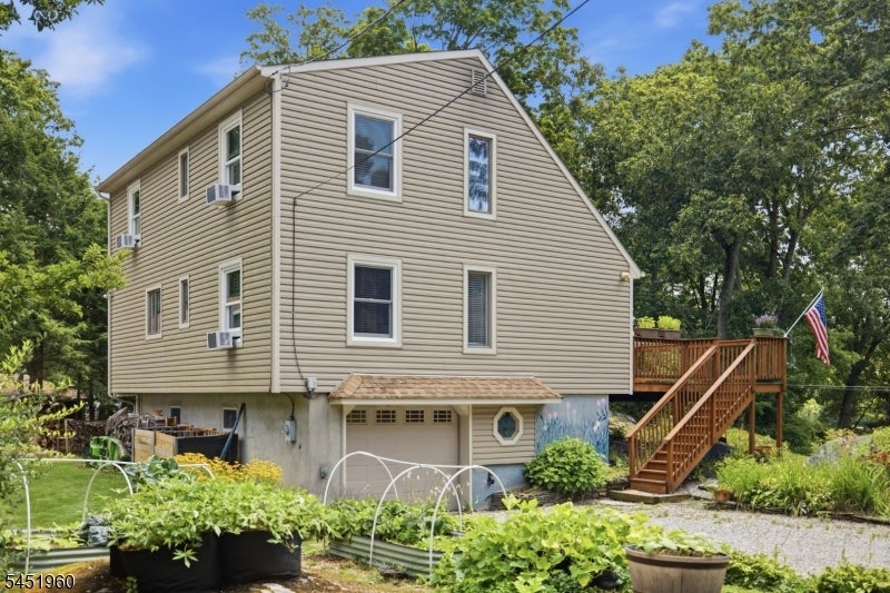 26 Lake Shore Rd W