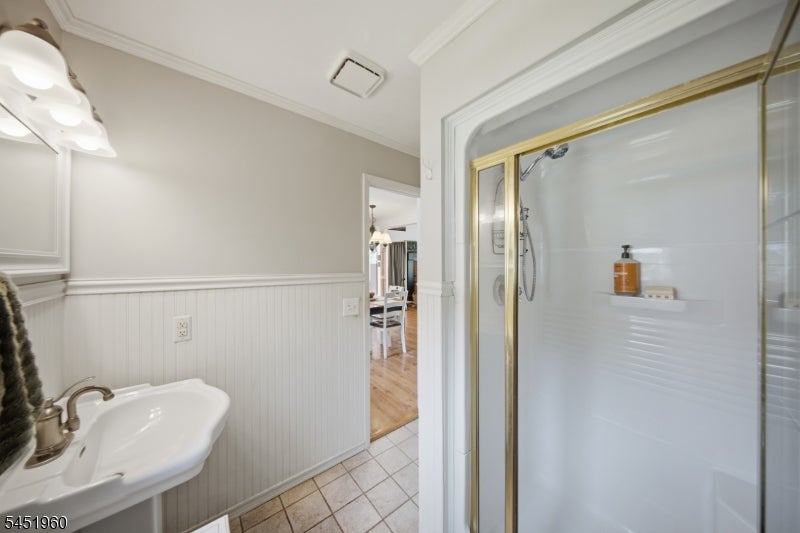 26 Lake Shore Rd W