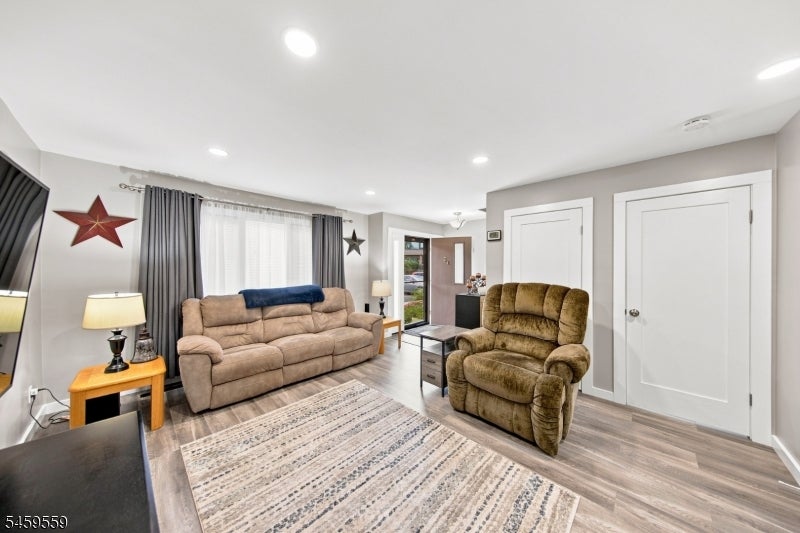 54 Cheyenne Rd