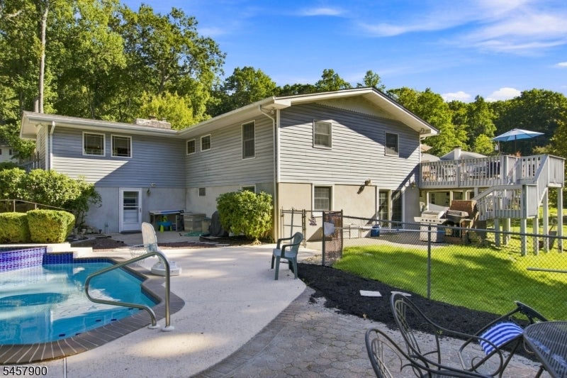 25 Sachem Rd