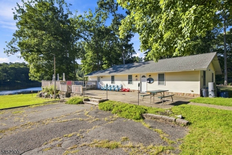 25 Sachem Rd