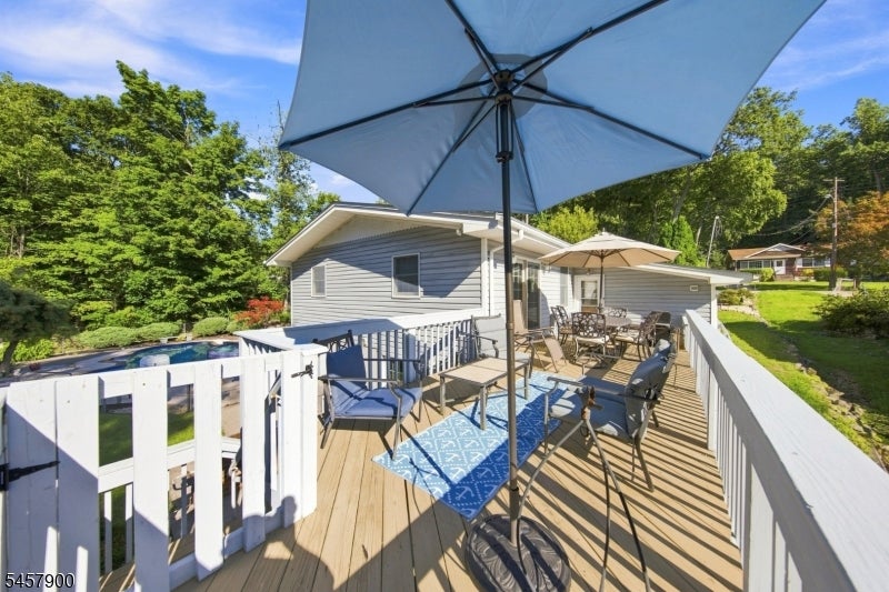 25 Sachem Rd