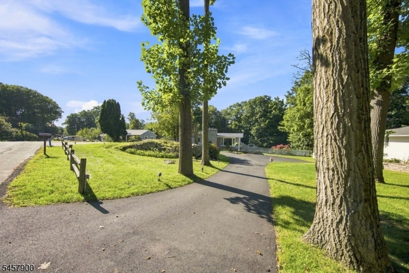 25 Sachem Rd