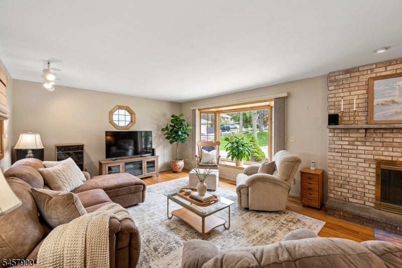 25 Sachem Rd