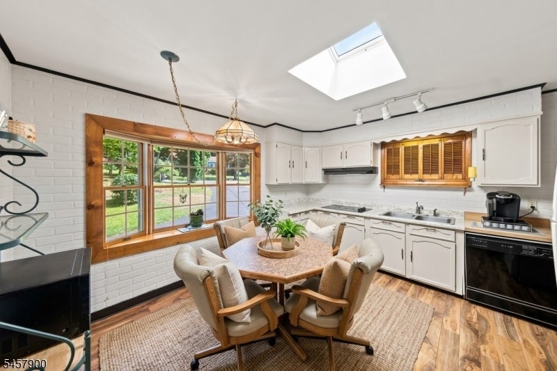 25 Sachem Rd