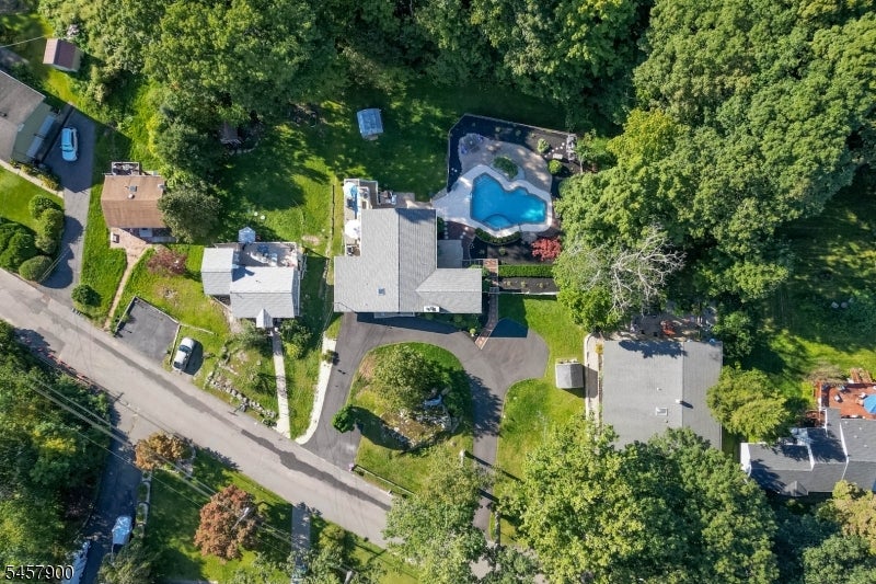 25 Sachem Rd