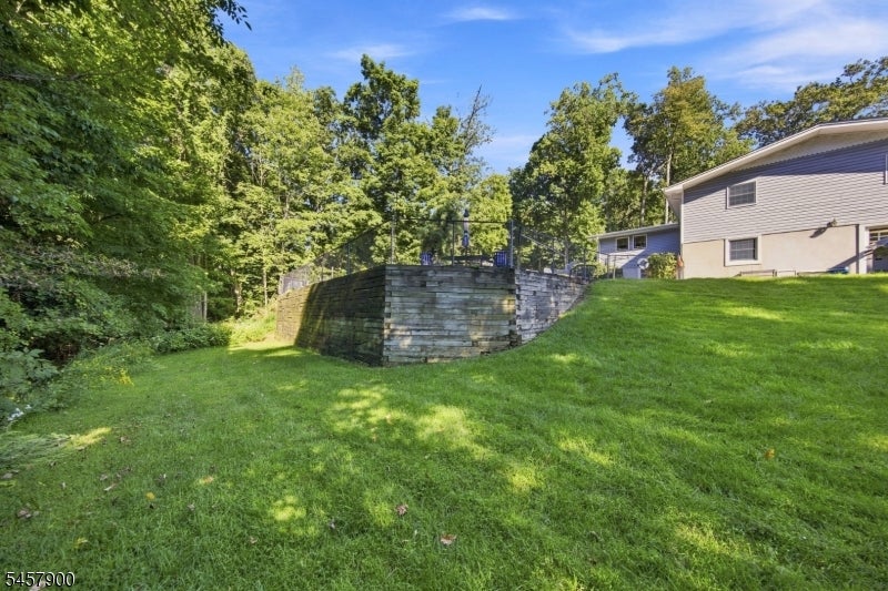 25 Sachem Rd