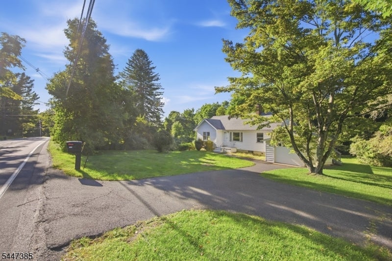 205 Glen Rd