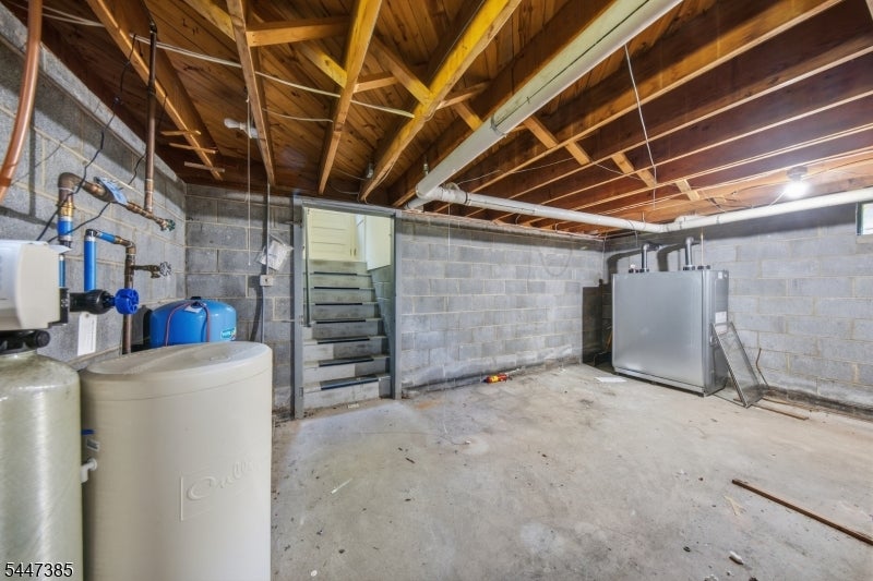 205 Glen Rd