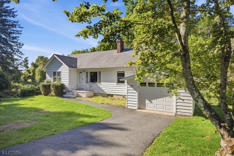 205 Glen Rd