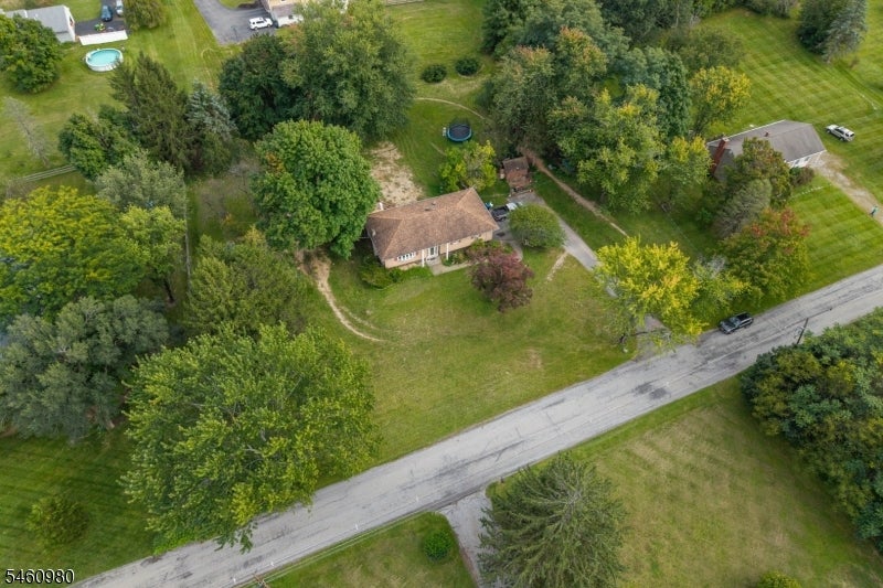 8 Upper Hill Rd