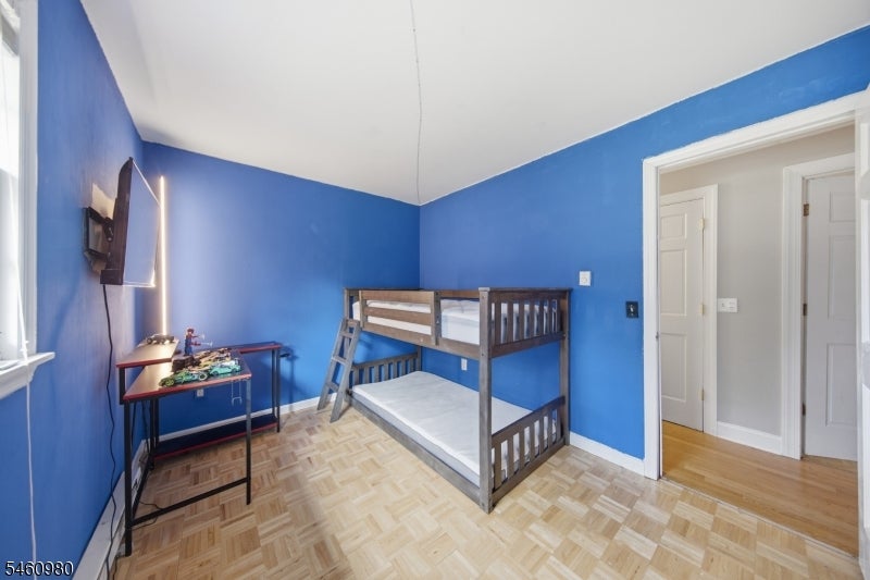 8 Upper Hill Rd