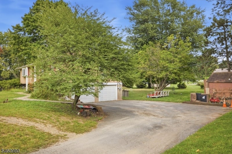 8 Upper Hill Rd