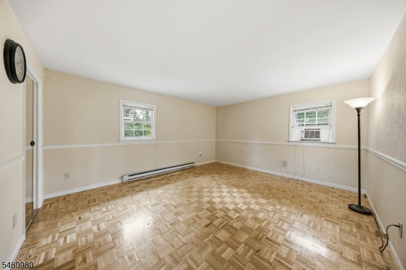 8 Upper Hill Rd