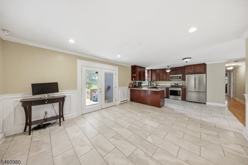 8 Upper Hill Rd