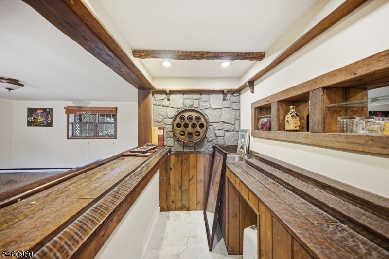 8 Upper Hill Rd