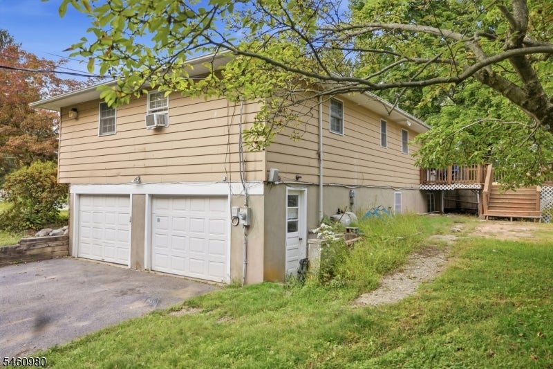 8 Upper Hill Rd