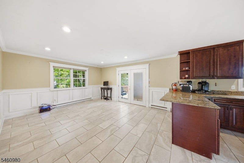 8 Upper Hill Rd