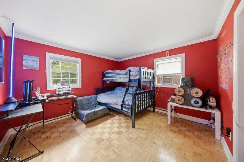 8 Upper Hill Rd