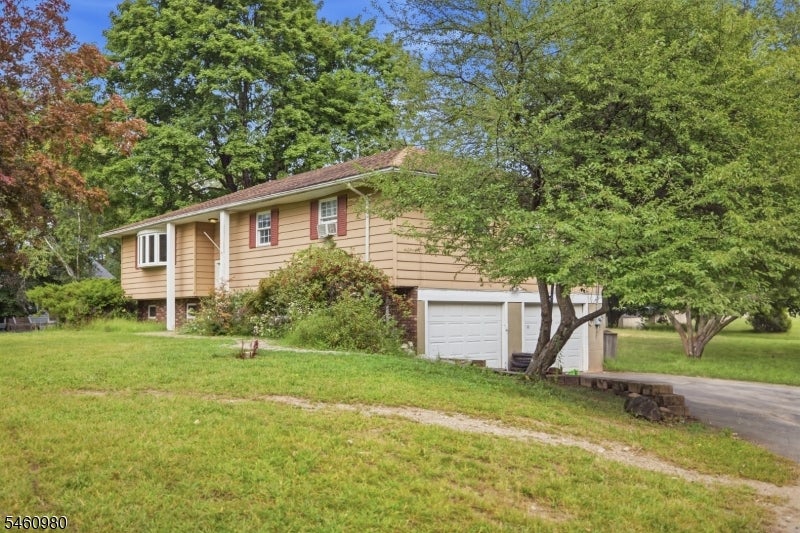8 Upper Hill Rd
