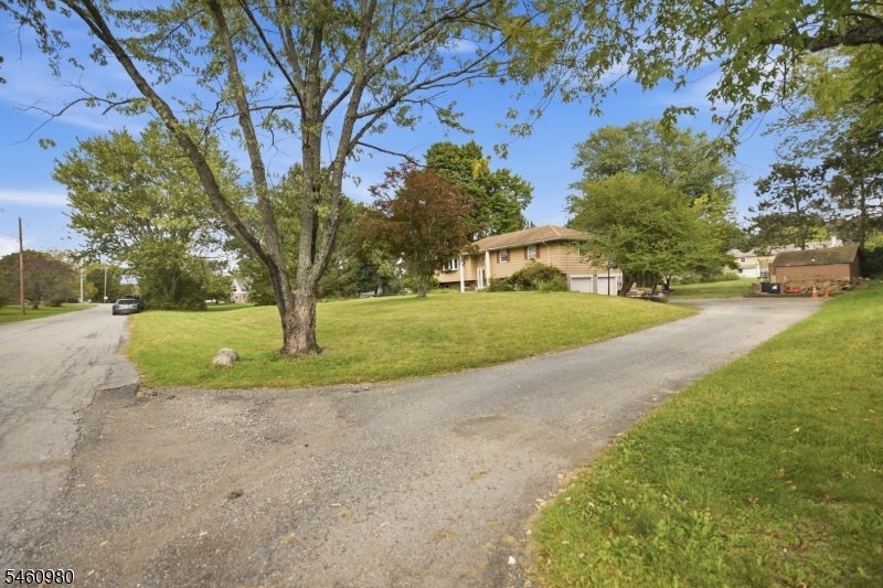 8 Upper Hill Rd