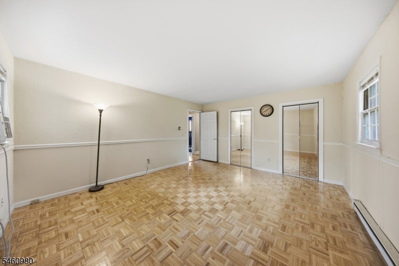 8 Upper Hill Rd