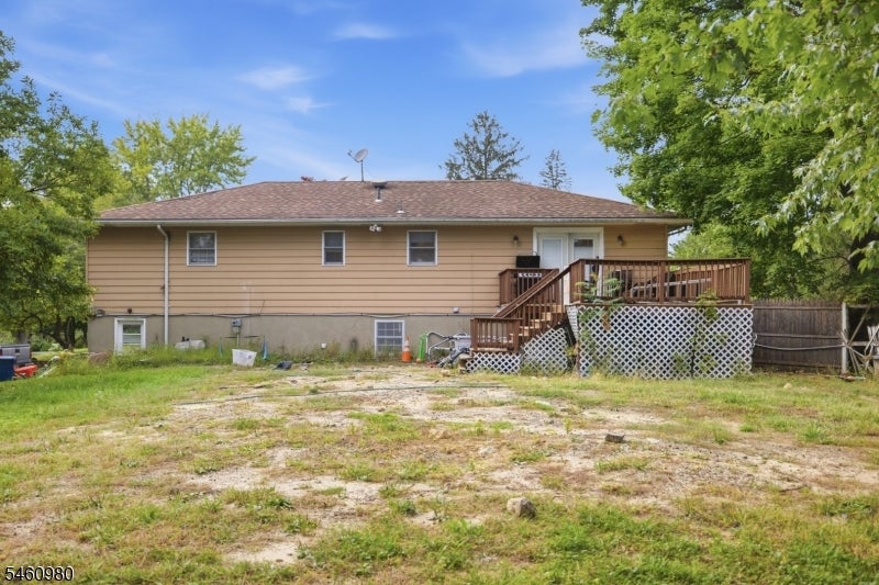 8 Upper Hill Rd