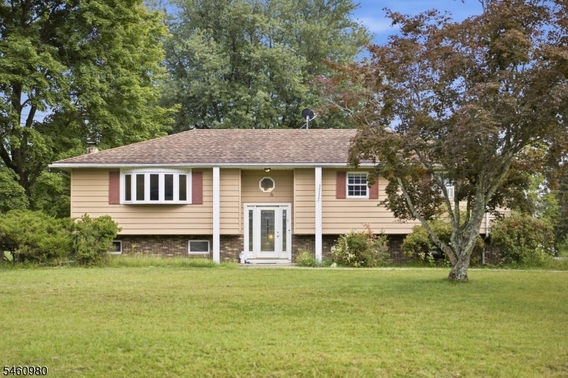 8 Upper Hill Rd