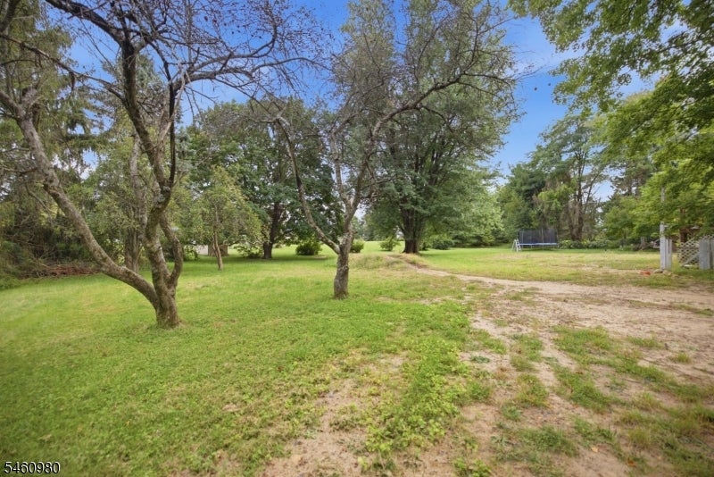 8 Upper Hill Rd